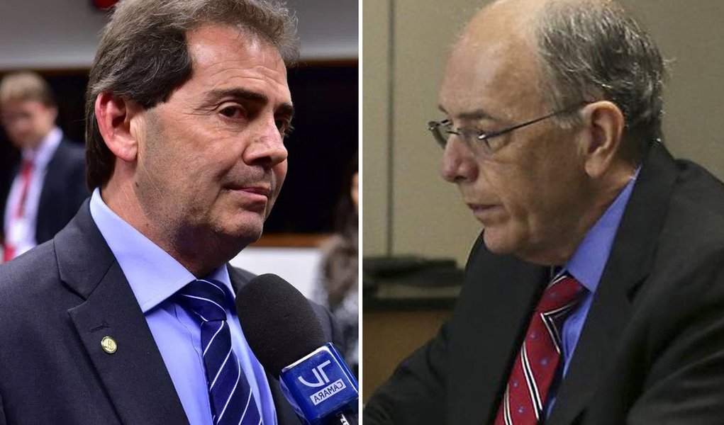O deputado Paulo Pereira da Silva (SD-SP), o Paulinho da Força, pediu nesta quinta-feira, 24, a demissão do presidente da Petrobras, Pedro Parente, por conta da política de reajuste de preços dos combustíveis que levou o País ao caos pelo quarto dia com a greve dos caminhoneiros; "Nós temos que apontar a irresponsabilidade desse Pedro Parente. É aquele mesmo que, lá atrás, apagou o Brasil", disse Paulinho; "Presidente Temer deveria demiti-lo pela sua irresponsabilidade de aumentar os preços absurdamente, 12 vezes em um mês. Por isso, Temer, demite esse malandro aí. Porque daqui a pouco a situação vai ficar pior", avisou