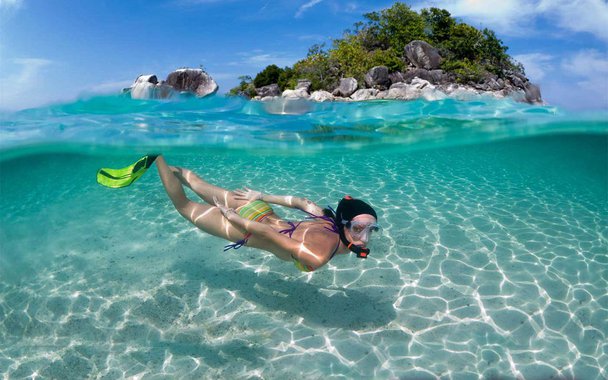 Morar em localidades junto ao mar melhora a saúde física e mental, e estimula o bom humor. Desde sempre se diz que viver perto do mar melhora o bem-estar e a qualidade de vida. Isso acaba de ser confirmado por estudo desenvolvido pela Universidade de Exeter, Inglaterra, segundo o qual morar em localidades marinhas melhora de maneira significativa a nossa saúde física, psíquica e mental.