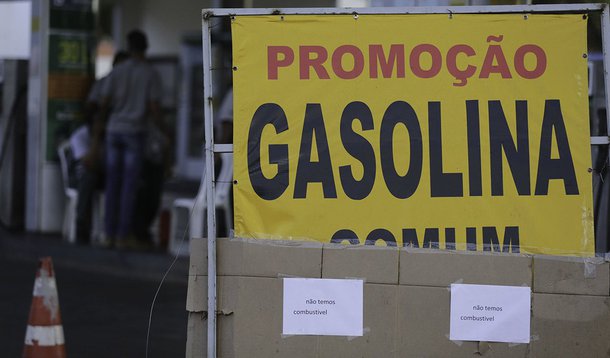 Posto fechado em Brasília com o estoque de combustíveis e gás de cozinha zerados.Foto Fabio Rodrigues Pozzebom/Agência Brasil