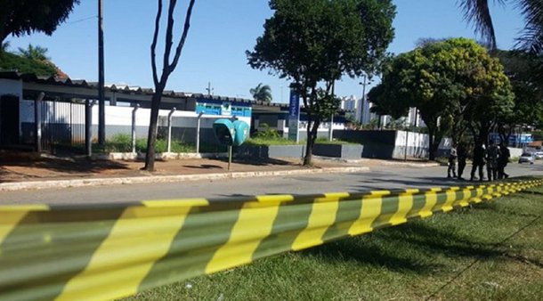 Incêndio em uma cela do Centro de Internação Provisória (CIP) no Sétimo Batalhão da Polícia Militar, no Jardim Europa, em Goiânia, deixou ao menos nove mortos e vários feridos na manhã desta sexta-feira; o Corpo de Bombeiros não divulgou a causa do incêndio; segundo informações preliminares, os próprios internos teriam dado início às chamas durante uma suposta tentativa de rebelião