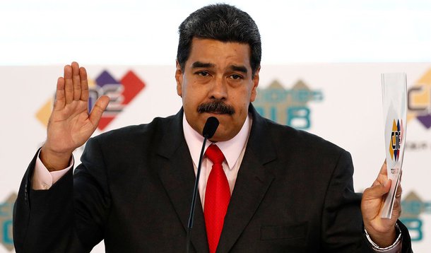 Maduro recebe certificado como vencedor das eleições 22/5/2018 REUTERS/Marco Bello