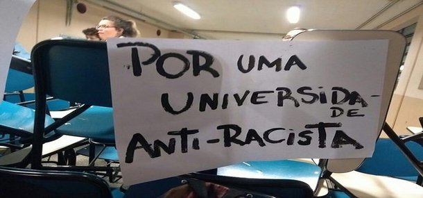 Alunos da PUC-SP ocupam dois prédios no campus Perdizes, na zona oeste da capital paulista, para garantir a contratação efetiva da professora Márcia Eurico e pelo cumprimento das cotas raciais entre os docentes da graduação e da pós-graduação na universidade