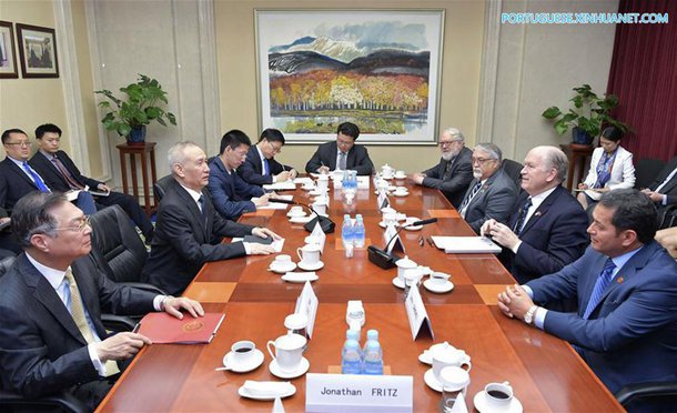 Depois de semanas de tensão, a partir de medidas protecionistas contra a China adotadas pelo presidente dos EUA Donald Trump, que poderiam levar as duas potências a uma guerra comercial, abre-se uma nova perspectiva nas relações bilaterais