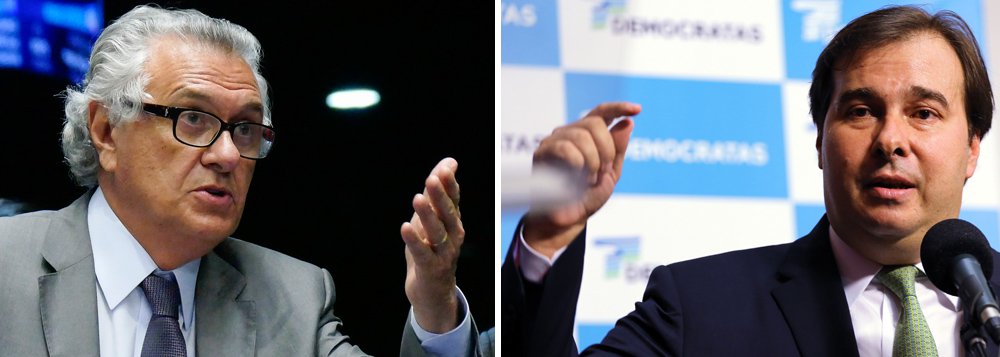 Em meio à crise do governo Temer, a Comissão de Constituição, Justiça e Cidadania (CCJ) do Senado aprovou regulamentação da eleição indireta para presidente da República em caso de vacância ocorra nos dois últimos anos do mandato; o projeto, do senador Ronaldo Caiado (DEM), cabe como uma luva à articulação que pretende levar o presidente da Câmara, Rodrigo Maia, também do DEM, à Presidência da República por eleição indireta 