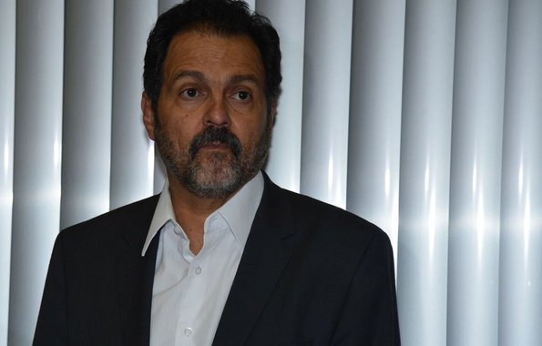 Os ministros do TSE mantiveram a inelegibilidade, por oito anos, do ex-governador do Distrito Federal, Agnelo Queiroz; ele é acusado de abuso de poder político e conduta vedada enquanto ocupava o cargo, por ter utilizado espaço institucional do governo para fazer propaganda institucional exaltando seu mandato.