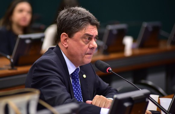 Em evento promovido pelo PT, o deputado federal Wadih Damous (RJ) lançará sua Pré-Candidatura a deputado federal às 14h deste sábado (26) no Armazém da Utopia; entre os confirmados, estão, a presidente deposta pelo golpe, Dilma Rousseff, os ex-ministros Celso Amorim e Gilberto Carvalho, o líder do MST, João Pedro Stédile (MST) e o senador Lindbergh Farias