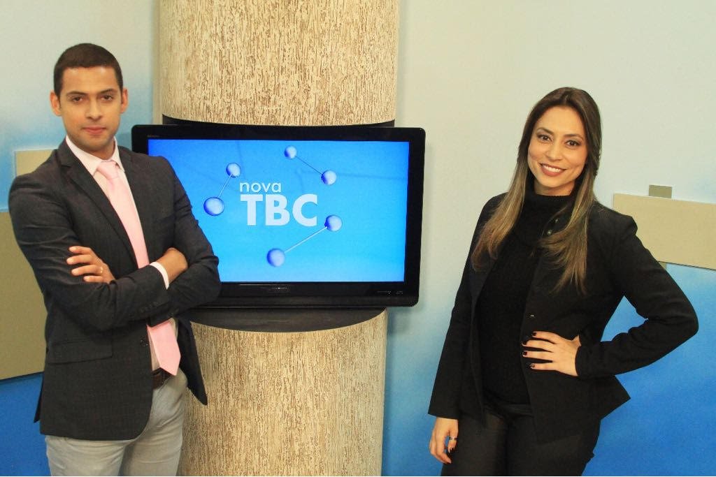 Tulio Isac Filho estreou nesta segunda-feira (21) na nova TV Brasil Central (TBC); ele vai apresentar, ao lado da jornalista Michelle Bousson, o JBC 1ª edição; a proposta com a formação da dupla na bancada é dar mais interatividade ao telejornal da nova TBC. O programa vai ao ar às 11h50; a novidade faz parte do projeto de revitalização promovido pela Agência Brasil Central (ABC), na direção do jornalista João Bosco Bittencourt 