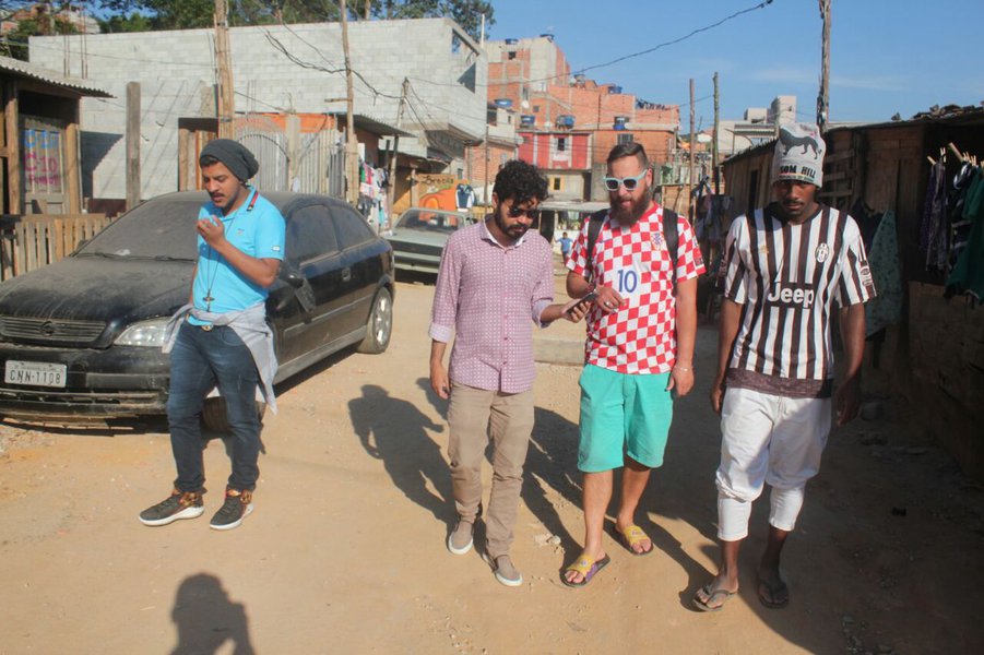 Quase um ano após a segunda ocupação do Morro da Kibon em Santo André, Região do Grande ABC, em São Paulo, nossa equipe foi conversar com moradores e lideranças da ocupação. Falamos sobre cidadania, estado mínimo, crise econômica, especulação imobiliária, direito à moradia, acesso à cidadania e a cultura, como ferramenta de educação e transformação social. Texto de Igor Santos
