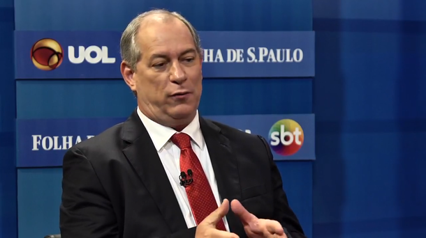 Em entrevista na manhã de hoje (21), na sabatina ao UOL, Folha e SBT o pré-candidato do PDT, Ciro Gomes afirmou preferir enfrentar Jair Bolsonaro (PSL), em caso de um segundo turno. Segundo colocado nas pesquisas, perdendo apenas para o ex-presidente Lula, Ciro resolveu polarizar com o candidato do PSL. Para Ciro, é o candidato mais fácil de ser derrotado "pela sua inexperiência, pelo despreparo, porque não conhece o Brasil"