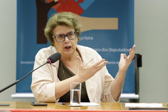 A Comissão de Desenvolvimento Urbano e o Conselho de Arquitetura e Urbanismo do Brasil avaliaram negativamente a MP 818; ela altera o Estatuto da Metrópole e teve o seu artigo 4º criticado; “A Câmara deve ser uma instituição porosa à opinião da sociedade civil. Daí a relevância de eventos e de parcerias como a que organiza este Fórum”, disse a presidente da Comissão, deputada Margarida Salomão (PT/MG)