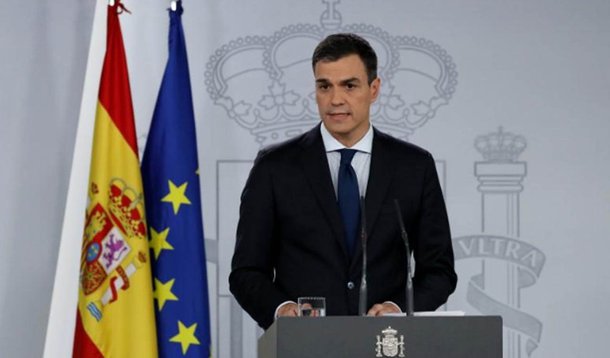 O novo primeiro-ministro da Espanha, Pedro Sánchez, que já protestou pela liberdade do ex-presidente Lula, nomeou seu gabinete nesta quarta-feira, com mulheres assumindo a maioria dos postos no topo do governo pela primeira vez na história do país; "(O novo gabinete) é pró-igualdade de gênero, intergeracional, aberto ao mundo, mas ancorado na União Europeia", disse Sánchez 