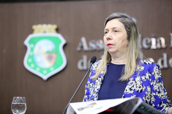 A deputada Rachel Marques (PT) criticou neta quarta-feira, na Assembleia Legislativa, o aumento de 11% da mortalidade infantil no Brasil em 2016. Os dados foram divulgados pelo Observatório da Criança e do Adolescente da Fundação Abrinq. A deputada denunciou a má gestão de Michel Temer e afirmou que o golpe de 2016 provocou a pior crise econômica dos últimos tempos e o congelamento dos investimentos na área social, o que vem refletindo principalmente na vida das crianças

 
