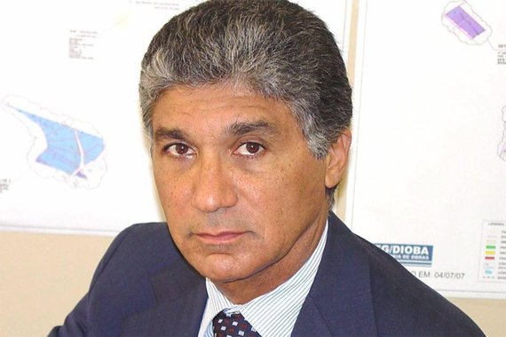 Após reunião com família e advogados, o ex-diretor da Dersa Paulo Vieira de Souza, conhecido como Paulo Preto, operador do PSDB, decidiu que, por enquanto não fechará um acordo de colaboração premiada; de acordo com documento sigiloso enviado ao Brasil pelas autoridades suíças, Souza abriu quatro contas no exterior, com saldo de US$ 34 milhões, quando decidiu transferir os valores para as Bahamas, em 2017; o valor equivale a R$ 121 milhões