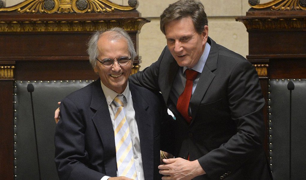 Rio de Janeiro - O prefeito eleito Marcelo Crivella e seu vice, Fernando Mac Dowell, são empossados na Câmara de Vereadores. (Fernando Frazão/Agênci Brasil)