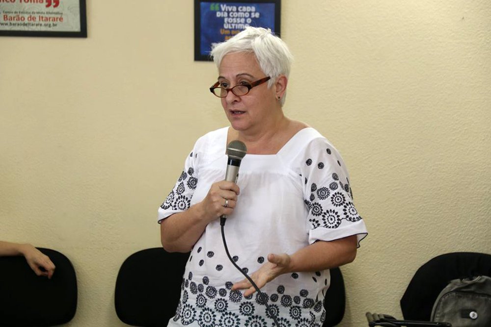 O Centro de Estudos da Mídia Alternativa Barão de Itararé promoveu debate sobre o papel da "mídia monopolista, que pautou, insuflou e vem sustentando a farsa golpista" que colocou Michel Temer na presidência da República; para Maria Inês Nassif, a mídia tradicional participou do processo do golpe que derrubou a presidenta eleita Dilma Rousseff em 2016; "A grande mídia tomou a fake news como sua bandeira. A narrativa do golpe, do PT corrupto, do Lula que sabia de tudo, a questão do triplex. Toda essa narrativa foi feita pela mídia em cima de fato nenhum. Qualquer jornalista com senso de ética jamais teria escrito", disse
