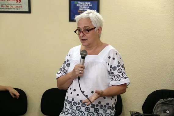 O Centro de Estudos da Mídia Alternativa Barão de Itararé promoveu debate sobre o papel da "mídia monopolista, que pautou, insuflou e vem sustentando a farsa golpista" que colocou Michel Temer na presidência da República; para Maria Inês Nassif, a mídia tradicional participou do processo do golpe que derrubou a presidenta eleita Dilma Rousseff em 2016; "A grande mídia tomou a fake news como sua bandeira. A narrativa do golpe, do PT corrupto, do Lula que sabia de tudo, a questão do triplex. Toda essa narrativa foi feita pela mídia em cima de fato nenhum. Qualquer jornalista com senso de ética jamais teria escrito", disse