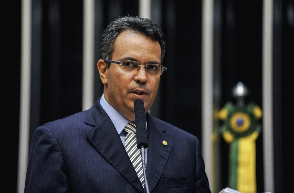 O deputado federal Félix Mendonça Jr., presidente do PDT na Bahia, diz que o apoio à pré-candidatura de Ciro Gomes está se avolumando no PT; para ele, a qualquer momento o PDT poderá contar com o palanque do governador Rui Costa (PT); Félix também achou positivo o fato de o governador do Ceará, Camilo Santana (PT), ter indicado o ex-prefeito de São Paulo, Fernando Haddad (PT), como vice de Ciro