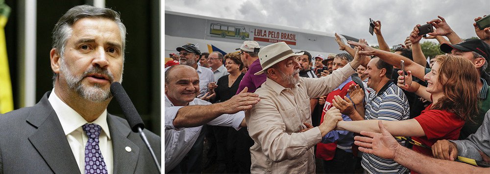 Líder do PT na Câmara, deputado Paulo Pimenta comenta a nota divulgada pelas bancadas do partido em apoio a Lula e à sua candidatura; "Não ofereceremos qualquer outro nome como candidato. O nome do PT é Lula, essa é a decisão da Direção Nacional. Vamos registrar sua candidatura em agosto e nós vamos eleger Lula no primeiro turno e vamos criar uma situação para que a Justiça tenha que se debruçar se Lula pode ou não ser candidato, mas como um presidente eleito que tem o direito de governar", declarou Pimenta em vídeo; assista