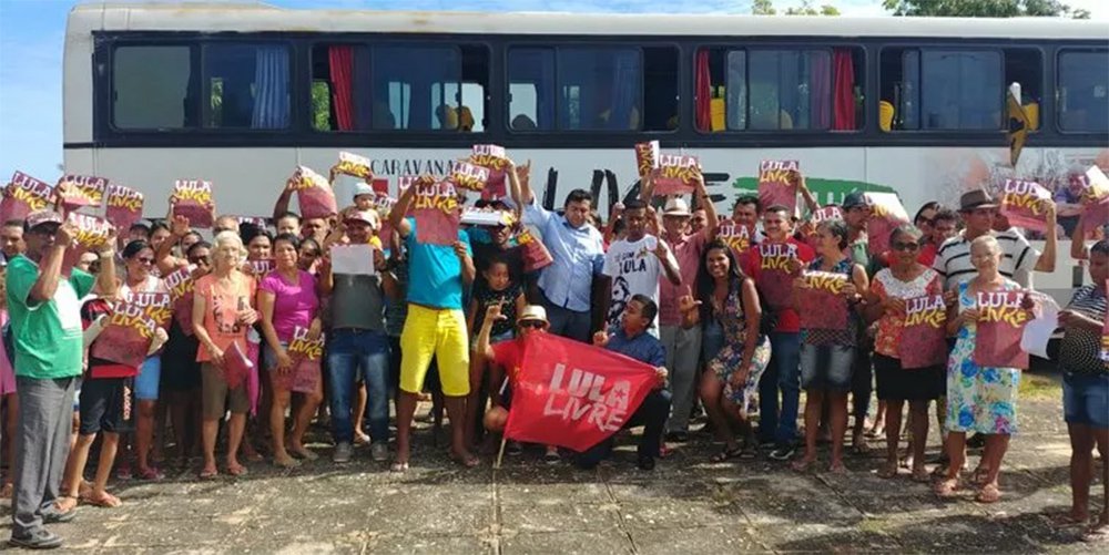 Depois de 60 cidades visitadas, a Caravana Lula Livre vai passar neste final de semana em mais 12 cidades do Piauí; "Nos municípios, notamos como as pessoas estão indignadas com a prisão política de Lula e estão dispostas a lutar por justiça. Isso nos anima a continuar essa jornada. E nós não vamos parar, não vamos calar, não vamos sair das ruas enquanto não houver justiça para Lula”, diz Assis Carvalho, presidente do PT