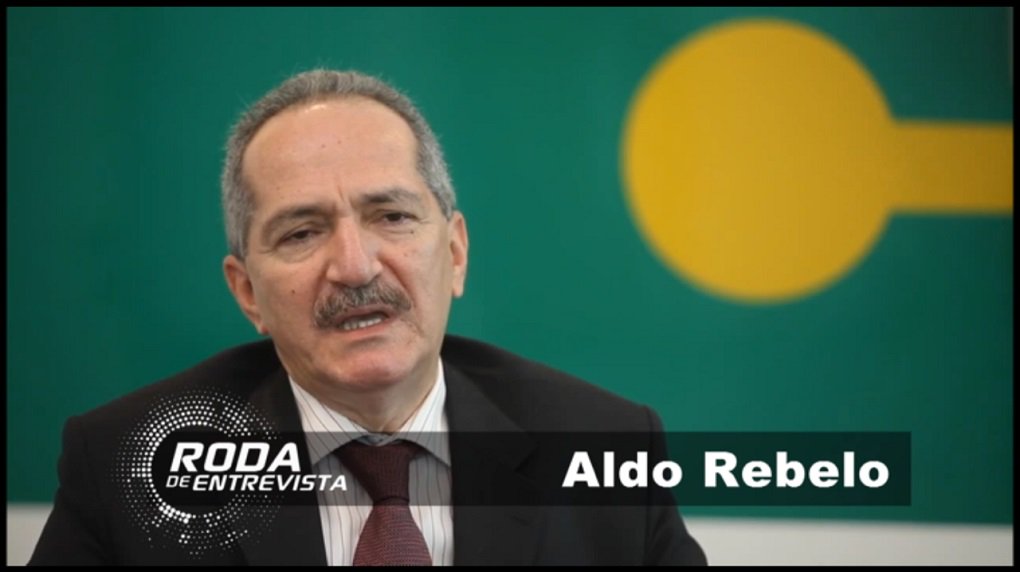 O ex-ministro Aldo Rebelo e pré-candidato à Presidência da República pelo Solidariedade será o convidado da edição especial de sexta-feira (18) do programa Roda de Entrevista, da nova TV Brasil Central (TBC); em uma entrevista sem censura, Aldo Rebelo deve falar de assuntos polêmicos; eecentemente ele deixou o PSB por discordar com entrada de Joaquim Barbosa, ex-presidente do Supremo Tribunal Federal, no partido; além do apresentador Enzo de Lisita, o ex-ministro será sabatinado pelos jornalistas Luiz Signates e Henrique Morgantini; o programa vai ao ar às 20 horas