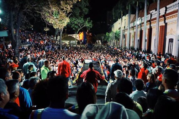 As eleições realizadas ontem, com a presença massiva de observadores internacionais que testemunharam a lisura do processo eleitoral, foi uma vez mais vencida pelo chavismo. Mas os EUA e seus aliados não estão interessados em eleições livres, e sim em controlar as riquezas 