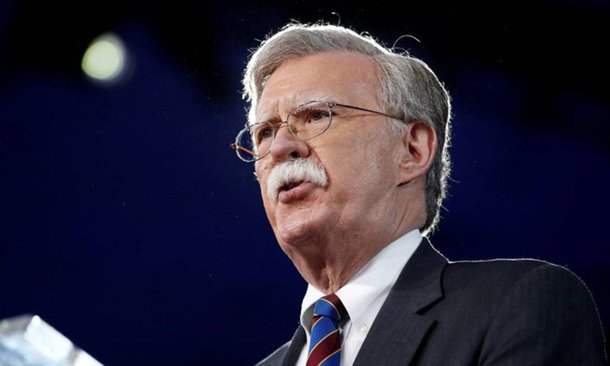 O assessor de Segurança Nacional da Casa Branca, John Bolton, disse que sanções dos EUA sobre companhias europeias que fazem negócios com o Irã são “possíveis”, mas o secretário de Estado, Mike Pompeo, afirmou que permanece esperançoso de que Washington e seus aliados possam fechar um novo acordo nuclear com Teerã”; “É possível. Isto depende da conduta dos outros governos”, informou Bolton