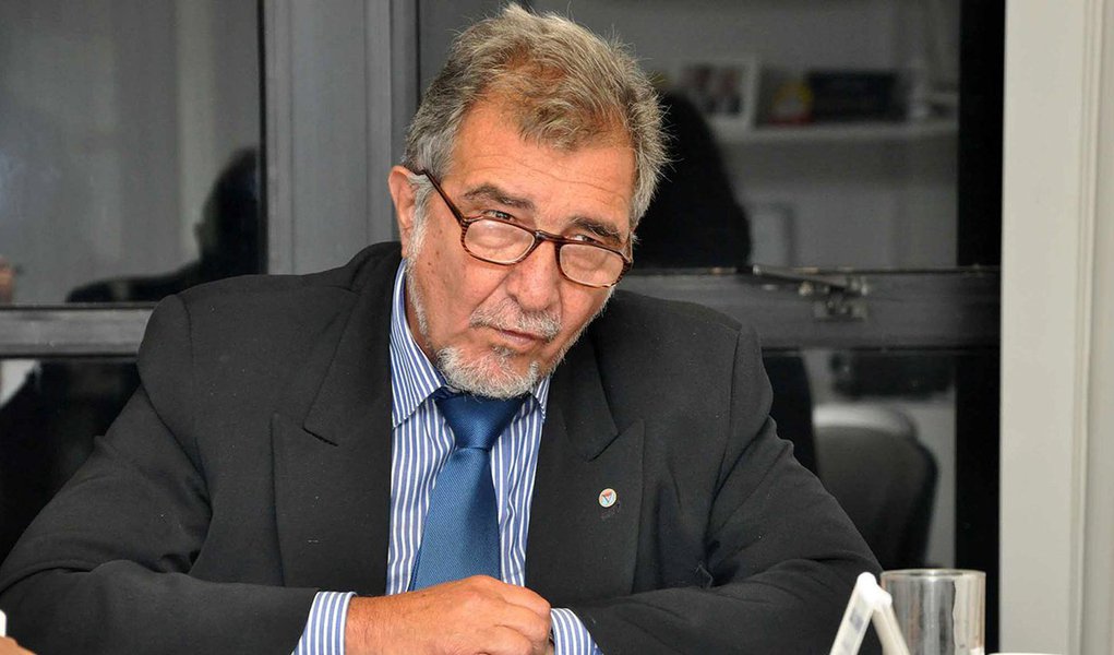 Membro da Executiva Nacional do PSB, o baiano Domingo Leonelli diz que o partido já definiu que vai apoiar um candidato do campo da esquerda; para ele, Ciro Gomes é o mais bem preparado “e o que tem um projeto nacional”; Leonelli também afirma que, embora seja amigo de Geraldo Alckmin, este não o agrada como candidato porque “se situa no campo da direita”