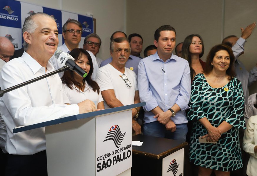 O governador de São Paulo, Márcio França (PSB), afirmou que aquele que ofender a PM, ofender a integridade policial, está correndo risco de vida; "As pessoas têm que entender que a farda deles [PM] é sagrada, é a extensão da bandeira do Estado de São Paulo. Se você ofender a farda, ofender a integralidade do policial, você está correndo risco de vida. É assim que tem que ser", disse