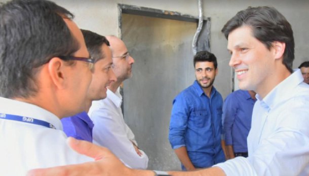 Pré-candidato a governador do MDB, Daniel Vilela posicionou-se contra o aborto, a legalização das drogas e a nomeação de partes em cargos públicos; por outro lado, é favor da revisão do Estatuto do Desarmamento para permitir o porte de armas em propriedades rurais e a favor também da concessão de rodovias para o setor privado; Daniel é contra o atual modelo de concessão de incentivos fiscais (é preciso ter métricas, que é o que falta em Goiás), a desmilitarização da política e a influência da igreja em assuntos de Estado