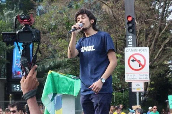 O MBL, de maneira covarde e irresponsável, está vazando imagens e dados privados de jornalistas das agências Lupa e Aos Fatos. Chamando as agências de "esquerdistas". Antes do atual episódio, o escriba destas linhas também já foi alvo do grupo de direita liderado por Kim Kataguiri