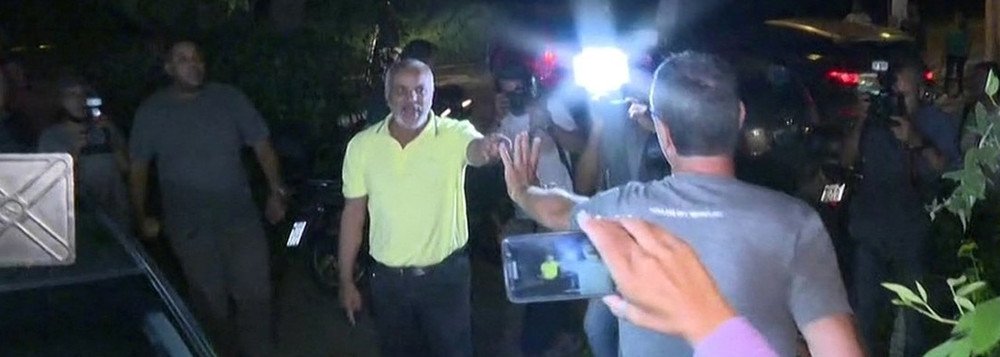 O Diretório do PT do estado de São Paulo emitiu uma nota contra a prisão preventiva do ex-vereador de Diadema, Manoel Eduardo Marinho (PT), conhecido como Maninho, e de seu filho, Leandro; "O que vemos é uma tentativa arbitrária de transformar em dolo uma fatalidade resultado da reação ao ódio e a onda de violência gratuita que busca criminalizar a política e legitimar os desmandos do Judiciário", diz
