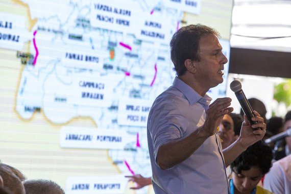 O governador Camilo Santana (PT) anunciou nesta segunda (7) que mais de 690 km de rodovias, de norte a sul do estado, receberão melhorias através do programa Ceará de Ponta a Ponta. O pacote contempla 41 trechos, com investimento de mais de R$ 561 milhões