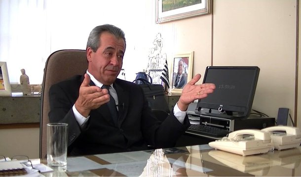O MP do Tribunal de Contas de Minas quer saber, entre outras coisas, o que motivou a contratação do avião, apesar da oferta diária de voos para Brasília; fretamento para o procurador-geral da Prefeitura de BH, Thomáz de Aquino Resende, custou mais de R$ 61 mil; Diário Oficial diz que viagem foi feita para levá-lo a uma reunião com o ministro Luís Roberto Barroso, do STF