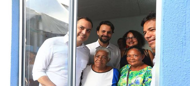 Desde que tomou posse no cargo de ministro das Cidades, no dia 2 de novembro do ano passado, o deputado federal licenciado Alexandre Baldy entregou aproximadamente 10 mil casas para famílias carentes, o que dá 84 unidades habitacionais por dia, em média; outras 10 mil moradias foram contratadas e devem ser concluídas até o fim deste ano; contabilizando números do Brasil inteiro, Baldy entregou cerca de 150 mil novas habitações e contratou mais 165 mil. A média de casas entregues por dia é de 1,2 mil