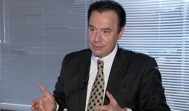 O dono da empresa de refrigerantes Dolly, Laerte Codonho, foi preso sob suspeita de fraude fiscal e lavagem de dinheiro. De acordo com estimativa da polícia, o dinheiro desviado na fraude pode chegar a R$ 4 bilhões