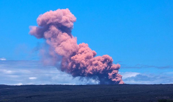 Erupção do vulcão Kilauea no Havaí 03/05/2018 Janice Wei/via REUTERS