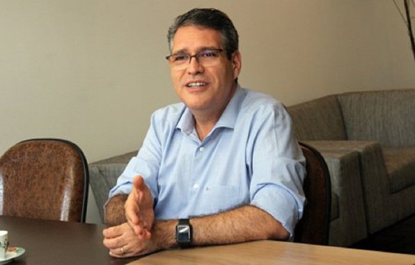 O deputado estadual Franscico Jr. é um apoiador do movimento Maio Amarelo, tendo inclusive projeto de lei voltado para o desenvolvimento de um trânsito consciente, responsável e sem violência; apresentado em outubro de 2013 visa instituir descontos gradativos na renovação da Carteira Nacional de Habilitação (CNH) para condutores que não cometerem infrações de trânsito