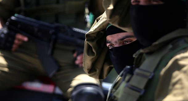 Líderes do Hamas na Faixa de Gaza transmitiram mensagens a Israel nos últimos meses de que a organização islâmica está interessada em obter um cessar-fogo de longa duração; Hamas quer um cessar-fogo e uma atenuação no bloqueio da Faixa de Gaza, bem como a permissão para construir uma grande infraestrutura e uma troca de prisioneiros; líder do Hamas na Faixa de Gaza, Yahya Sinwar, seria a favor do acordo duradouro com Israel, enquanto o presidente do Hamas, Ismail Haniyeh, seria contra