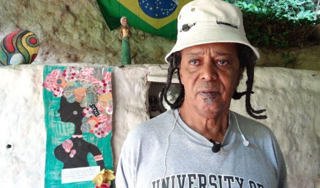 Quilombolas estão entre os mais pobres do Brasil e, embora a Constituição de 1988 tenha consagrado seus direitos de propriedade, a maioria deles não possui documentos formais para comprovar a propriedade de suas terras; apenas 250 comunidades quilombolas de um total de cerca de 5 mil espalhadas pelo Brasil possuem títulos legais para suas terras, de acordo com a Fundação Cultural Palmares, órgão do governo encarregado de reconhecer o território e a ancestralidade da população afro-brasileira; leia reportagem especial da Reuters