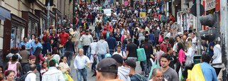 Medidas como uma renda garantida aos jovens - seja por ampliação do mercado de trabalho, seja por bolsas subsidiadas - garantiriam mais tempo e espaço para capacitação e, consequentemente, uma melhora na qualidade de vida futura por aumento da escolaridade da renda