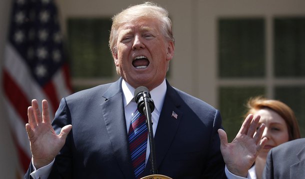 Trump faz discurso na Casa Branca 12/4/2018 REUTERS/Kevin Lamarque