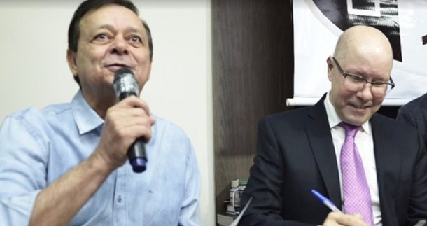 O presidente estadual do PTB, deputado federal Jovair Arantes, fez na manhã deste sábado declarações duras sobre a disputa interna na base aliada; “Não existe essa conversa fiada de que quem está no cargo no Senado tem a preferência para ser candidato. Está no cargo porque o grupo elegeu. Está no cargo porque o grupo reelegeu. E esse grupo tem de decidir agora quem será candidato”, disse o deputado federal no encontro da juventude do PTB em Caldas Novas; “Sem o grupo, ninguém chega a lugar nenhum"; o recado de Jovair é para a senadora Lúcia Vânia, que hoje é tida a como a dona da segunda vaga para o Senado