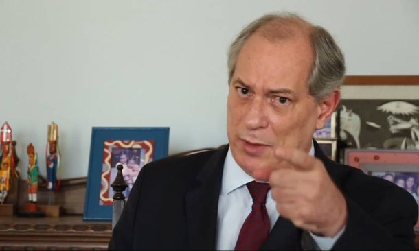 Após debate com presidenciáveis em Gramado, o pré-candidato do PDT à Presidência, Ciro Gomes, atacou o ex-governador e presidenciável tucano, Geraldo Alckmin; “Eles devem ir para a rua defender a agenda que apoiaram. Ou o Alckmin não apoiou o golpe? Ou o Alckmin não apoiou a reforma trabalhista? Ou o Alckmin e o PSDB não apoiaram a reforma selvagem da previdência que conseguimos parar?”; Ciro afirmou que não deixará o povo esquecer o que a turma do PSDB apoiou após a derrubada de Dilma