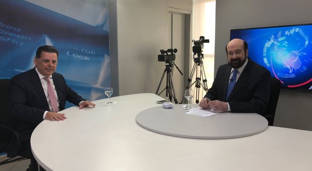 O ex-governador Marconi Perillo foi o entrevistado da edição especial de 15 anos do Programa Paulo Beringhs, que foi ao ar nesta sexta-feira, às 18h50, na TV Goiânia Band, e será exibido no domingo, às 22h30, na PUC TV; na entrevista, a primeira exclusiva depois que Marconi passou o comando do Governo de Goiás para José Eliton, o tucano fala sobre sua nova rotina de trabalho, seus planos políticos, eleições estaduais e presidenciais, sobre o senador Ronaldo Caiado (DEM) e aborda os grandes temas nacionais