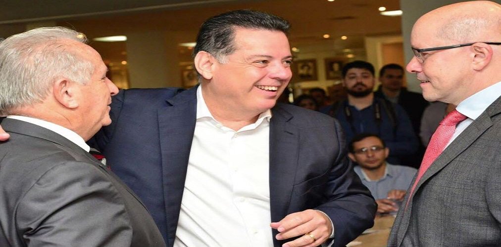 O ex-senador Demóstenes Torres (PTB) participou na sexta-feira, 4, do lançamento do Circuito das Cavalhadas; o evento foi organizado no Palácio das Esmeraldas pelo governador José Eliton (PSDB; na solenidade, Demóstenes conversou com o ex-governador Marconi Perillo (PSDB); eles trocaram impressões sobre a pré-campanha e avaliaram o quadro político em Goiás e no Brasil. Os dois são pré-candidatos ao Senado
