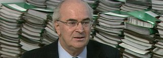 Segundo denúncia do MPF, o advogado Roberto Teixeira teria contribuído para mascarar os valores da Odebrecht dirigidos à reforma do Sítio de Atibaia (SP) e, para isso, teria proposto a celebração de um contrato fictício entre a Construtora Rodrigues do Prado e o proprietário oficial, Fernando Bittar