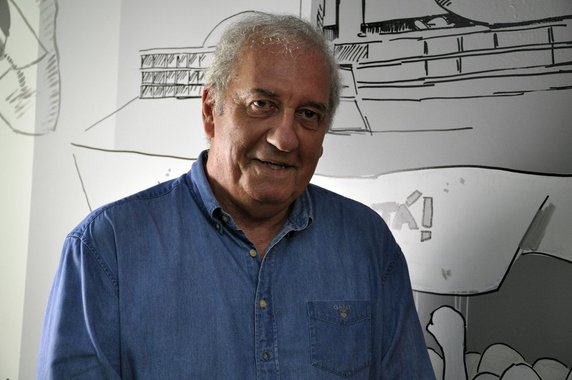 Em entrevista ao site Tutaméia, o ex-ministro da Comunicação Franklin Martins disse que a prisão do ex-presidente Lula trata-se de uma "perseguição monumental, e o povo está se dando conta disso"; "Lula continua sendo a grande liderança do país, a grande referência, só que eles não querem deixar que ele seja candidato à presidência", disse ele; "Acho que as forças políticas agrupadas em torno dele, as forças de esquerda, estarão juntas na eleição. E, se estiverem juntas, ganharão a eleição" 