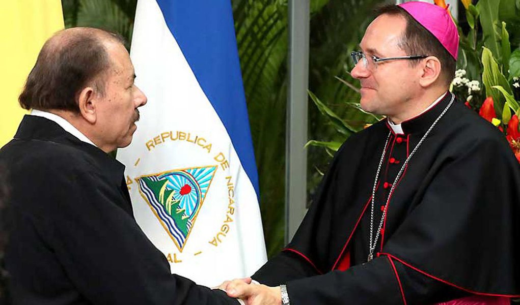 O novo núncio apostólico na Nicarágua, o monsenhor polonês Waldemar Stanilaw, defendeu nesta segunda-feira (18) a reconciliação do país e a paz, ao apresentar suas cartas credenciais ao presidente da República, Daniel Ortega