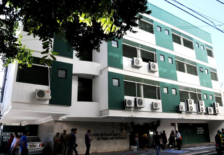 O governador Wellington Dias inaugurou a nova sede da Secretaria de Estado para Inclusão da Pessoa com Deficiência (Seid) e do Conselho Estadual de Defesa dos Direitos da Pessoa com Deficiência (Conede-PI); segundo ele, a mudança faz parte da política de inclusão da pessoa com deficiência: “é uma política do nosso governo que é cuidar das pessoas, principalmente daquelas que mais precisam"