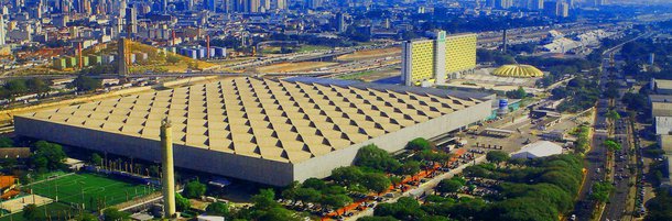 Vereadores de São Paulo aprovaram o projeto de lei que autoriza a privatização do complexo do Anhembi, zona norte da cidade; o projeto de lei define os parâmetros para a intervenção urbana na região, e vai permitir que o área construída do empreendimento passe de 1 milhão para 1,7 milhão de metros quadrados, quatro vezes a área do terreno